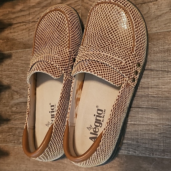 Alegria Woman'sBrown Loafers - Picture 3 of 3